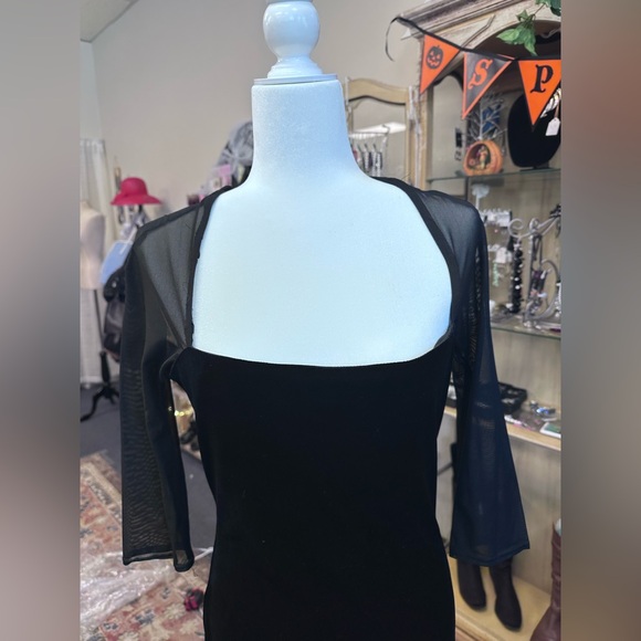 Hugo Buscati Elegant Black velvet gown EXCELLENT CONDITION!A bit stretchy Sz Med - Picture 4 of 10